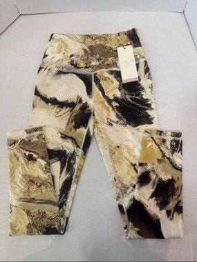 Calia Marble-Effect Leggings in Black, Gold, Cream